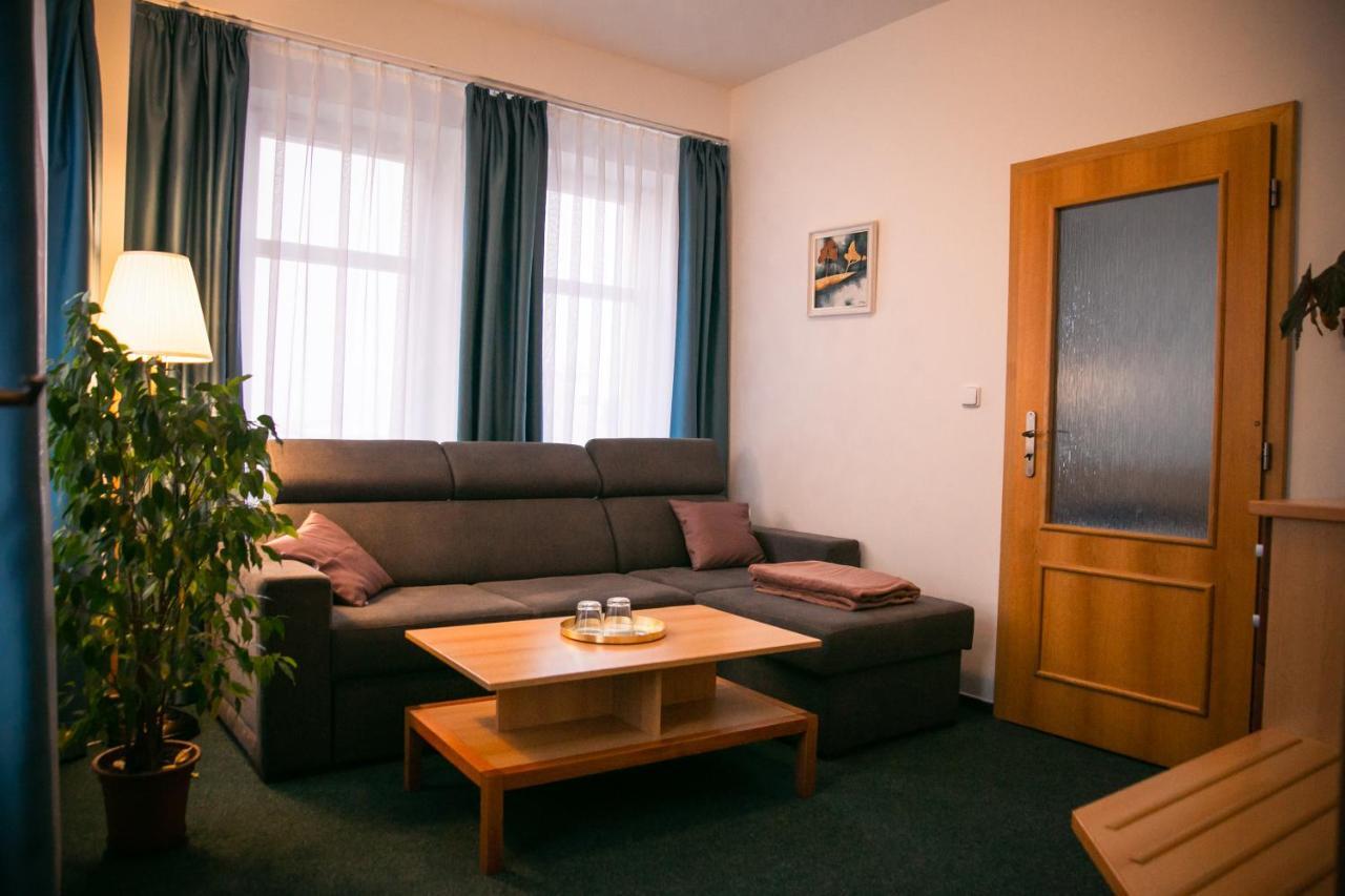 Dvůr Králové nad Labem Penzion Hotelu Central מראה חיצוני תמונה