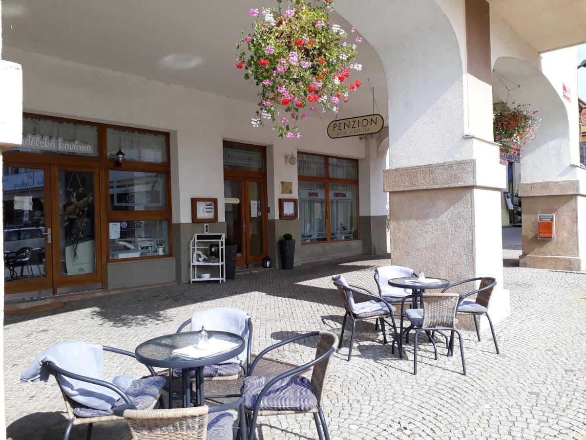 Dvůr Králové nad Labem Penzion Hotelu Central מראה חיצוני תמונה
