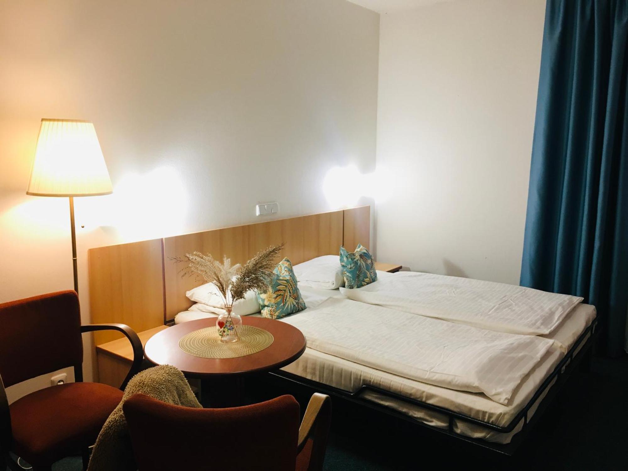 Dvůr Králové nad Labem Penzion Hotelu Central מראה חיצוני תמונה