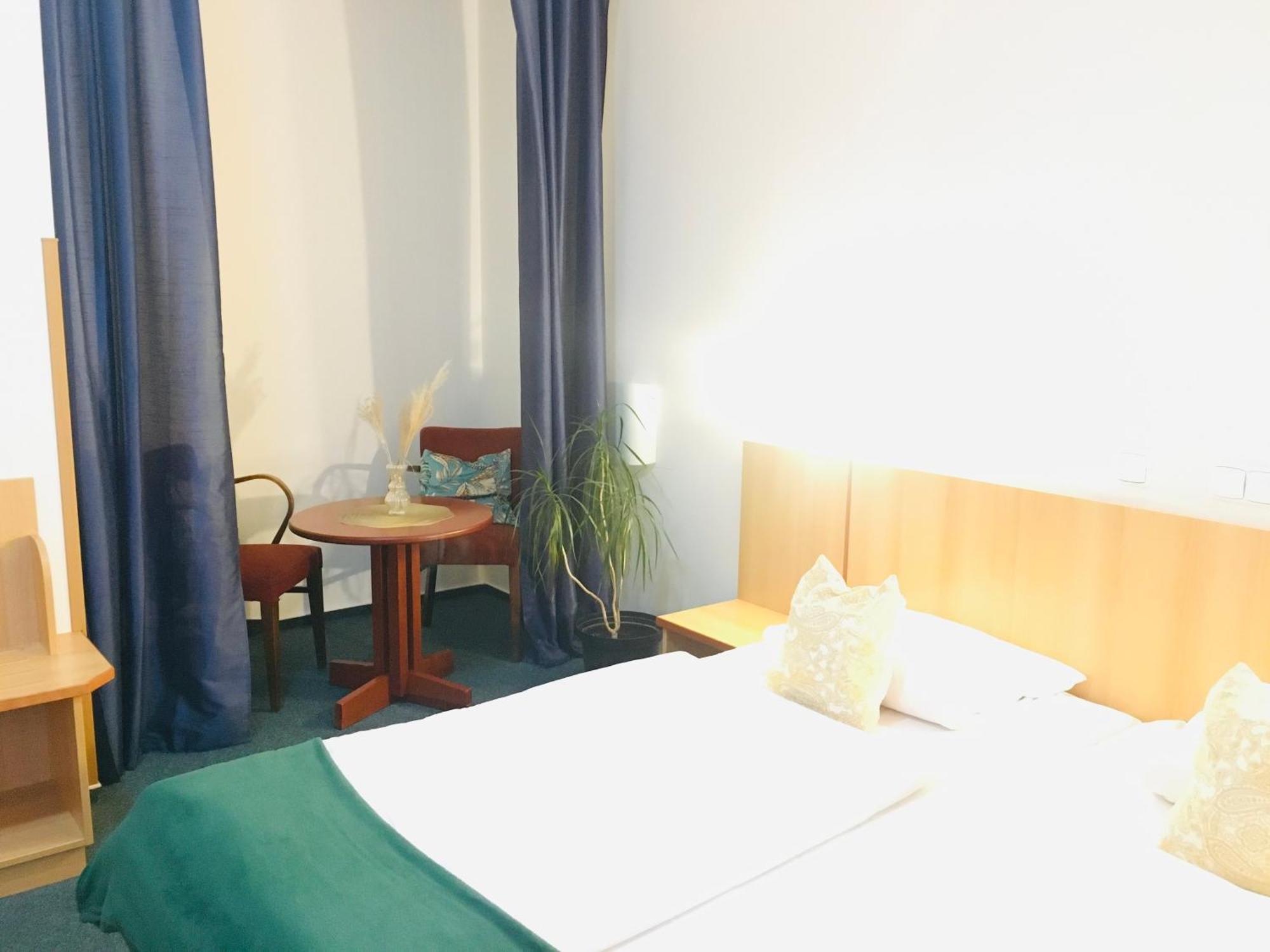 Dvůr Králové nad Labem Penzion Hotelu Central מראה חיצוני תמונה