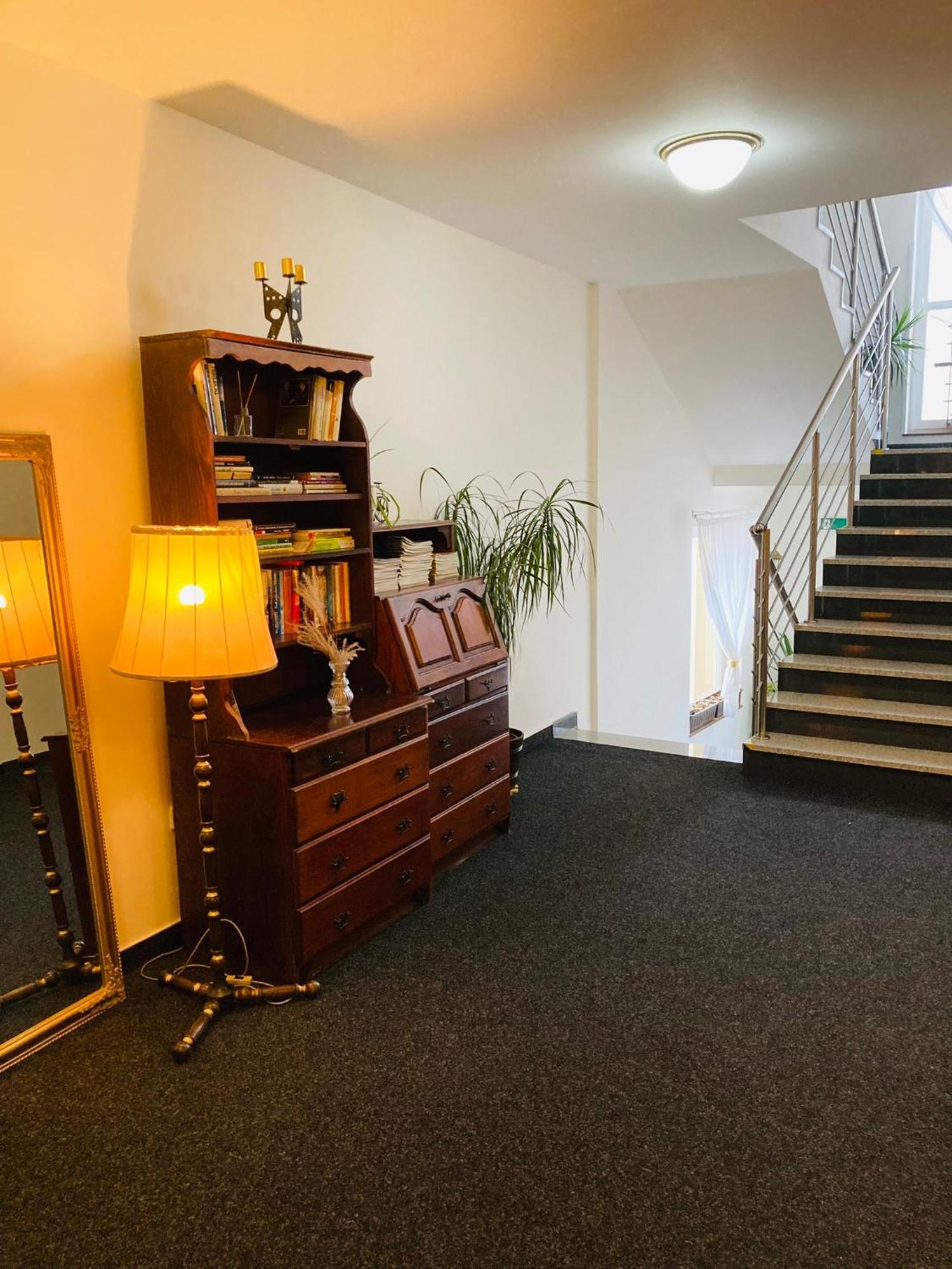 Dvůr Králové nad Labem Penzion Hotelu Central מראה חיצוני תמונה