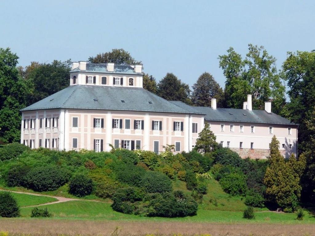 Dvůr Králové nad Labem Penzion Hotelu Central מראה חיצוני תמונה